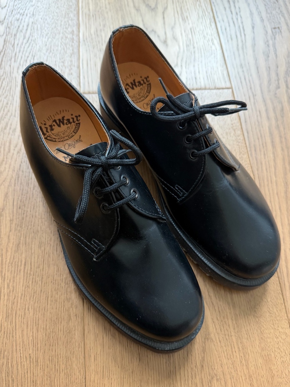 Unisex Doc Martens Air Wair - Black Leather - Made in England - UK Size 6 (EU39) - Picture 2 of 10